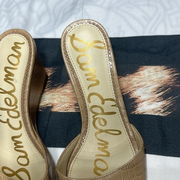 Sam Edelman  Sandle - Picture 3 of 4